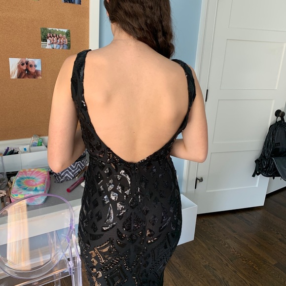 Embellished black gown - Picture 4 of 4